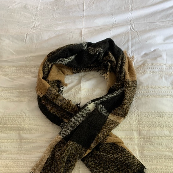 3 winter scarves - Picture 5 of 7